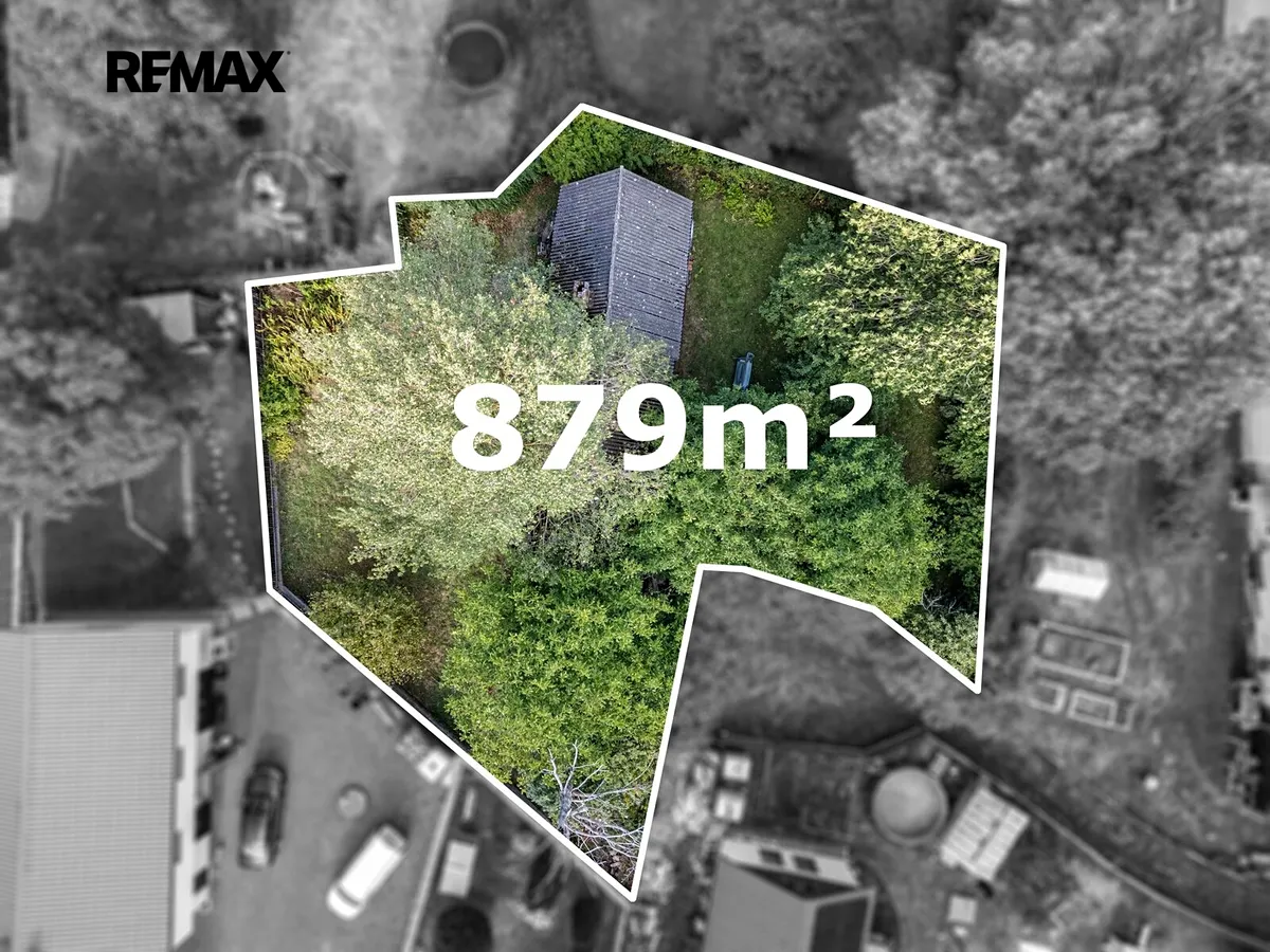 Prodej stavebního pozemku 879 m²