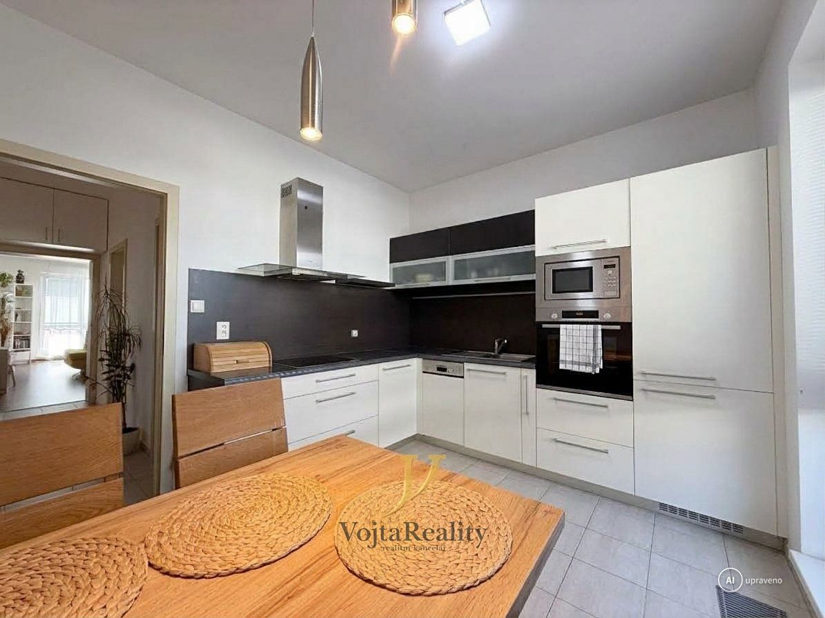 Pronájem bytu 3+1 82 m² – fotografie 3
