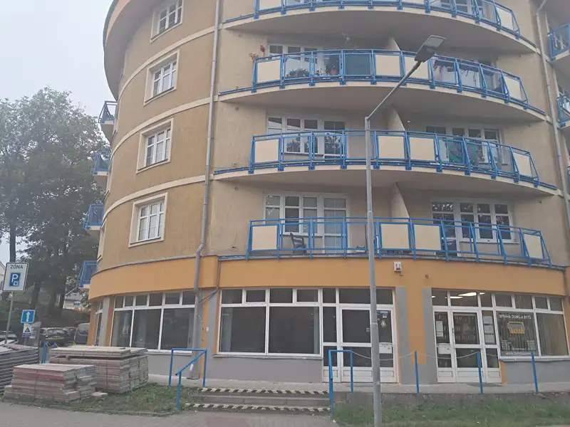 Pronájem obchodního prostoru 95 m², Děčín – náhled fotky 1