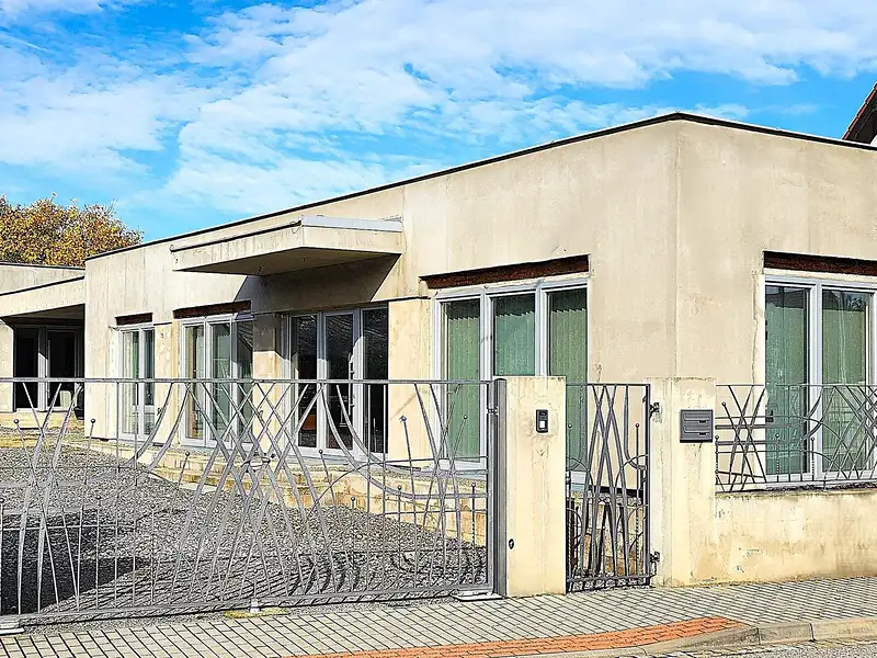 Prodej rodinného domu 510 m², pozemek 1700 m², Moravské Budějovice – náhled fotky 2