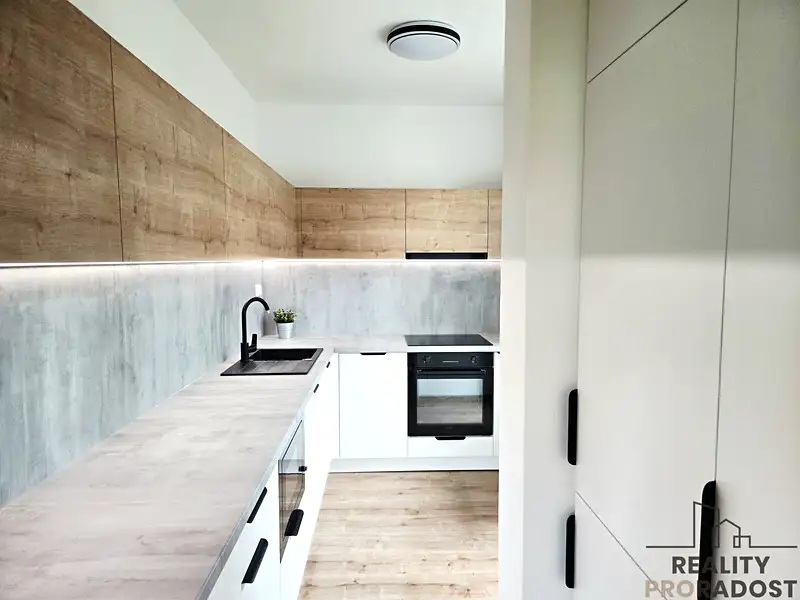 Prodej bytu 3+1 66 m², Třinec – náhled fotky 2