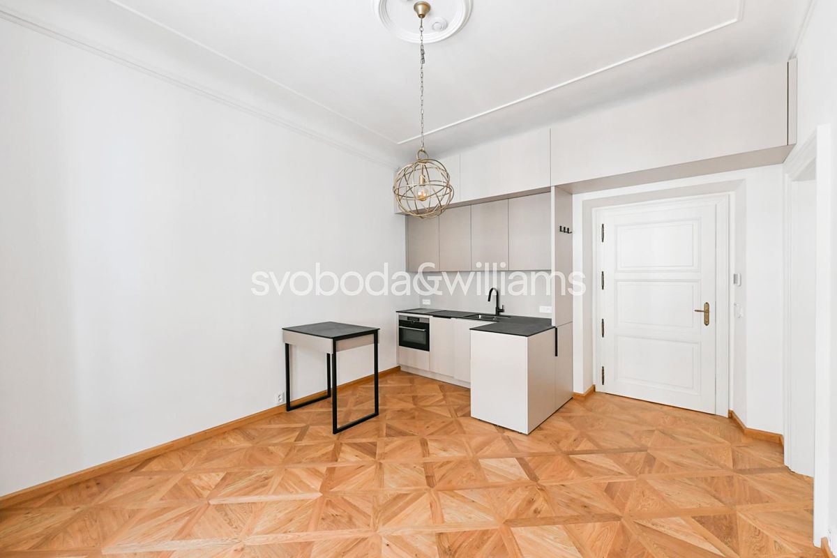 Pronájem bytu 2+kk 37 m² – fotografie 2
