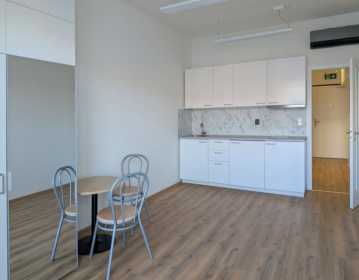 Pronájem kanceláře 27 m² – fotografie 3