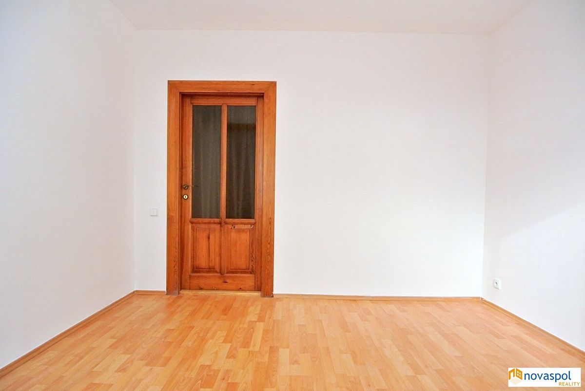 Pronájem bytu 2+1 40 m² – fotografie 4