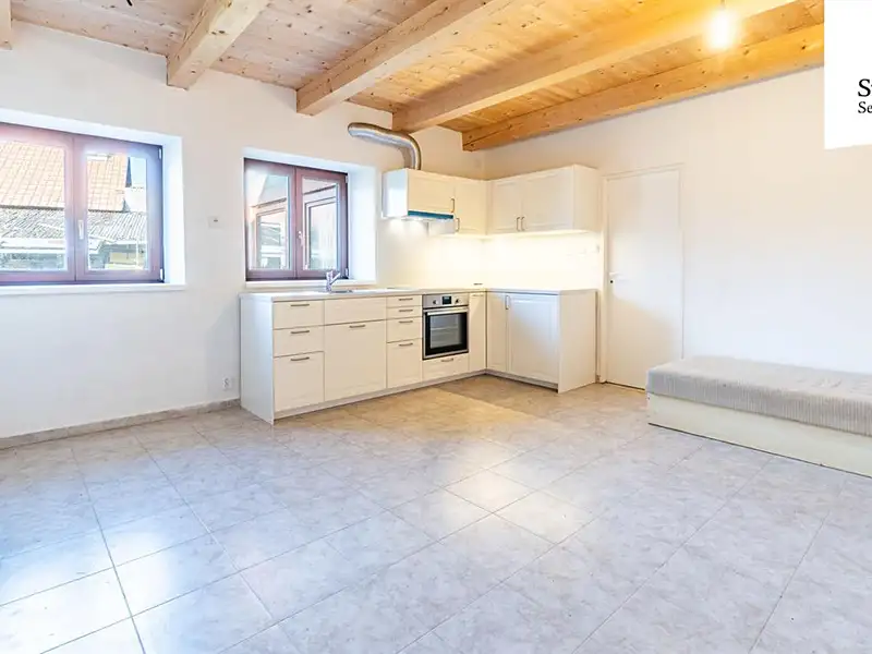 Prodej rodinného domu 240 m², pozemek 896 m², Kostomlátky – náhled fotky 3