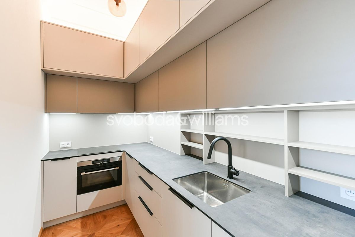 Pronájem bytu 2+kk 61 m² – fotografie 2