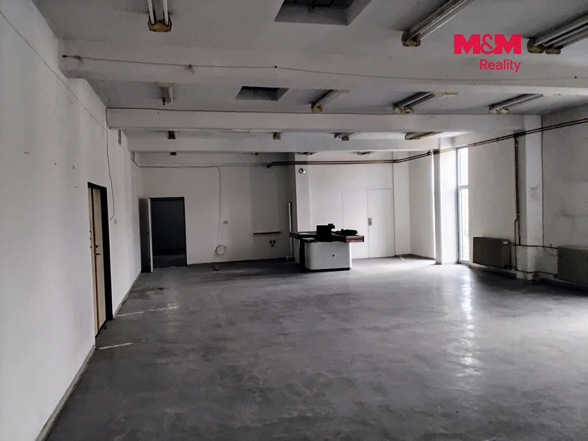 Pronájem obchodního prostoru 201 m² – fotografie 2