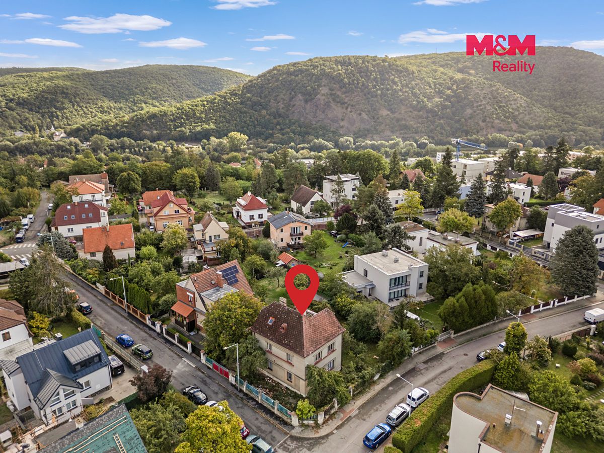 Prodej rodinného domu 200 m², pozemek 673 m² – fotografie 3