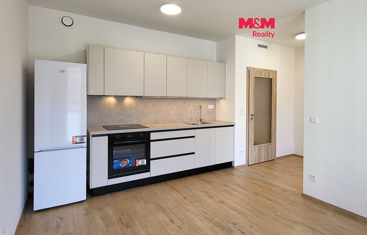 Pronájem bytu 1+kk 34 m², Praha – fotka 1 z 3