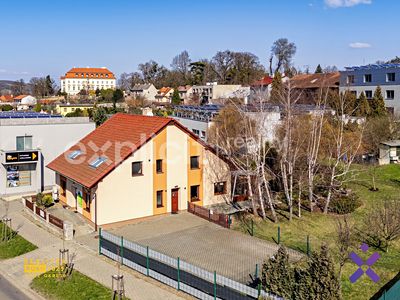 Prodej rodinného domu 239 m², pozemek 812 m²