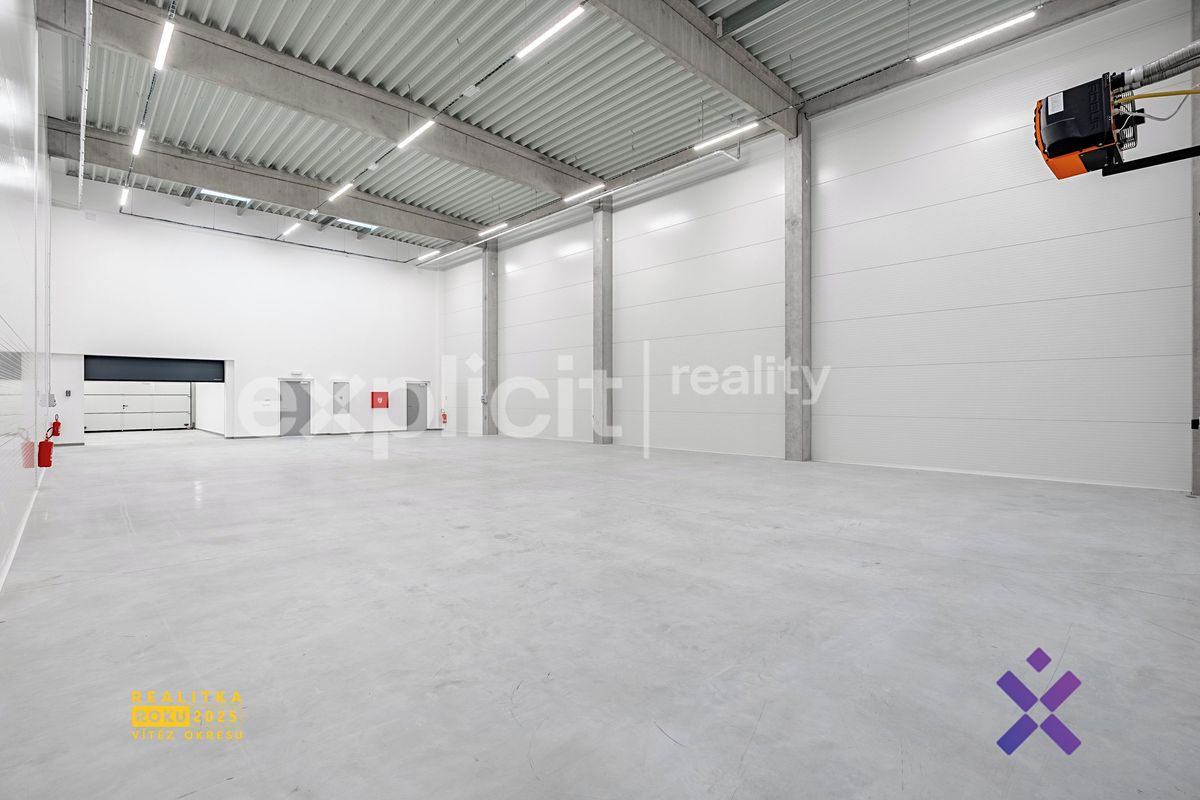 Pronájem obchodního prostoru 444 m²