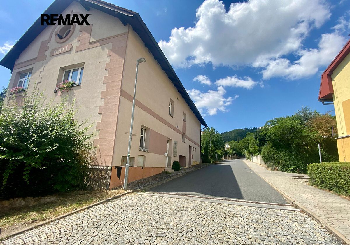 Pronájem bytu 1+1 37 m²