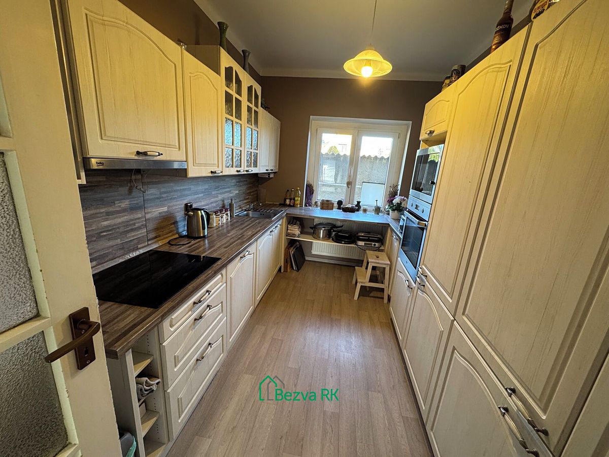 Prodej rodinného domu 135 m², pozemek 762 m² – fotografie 3