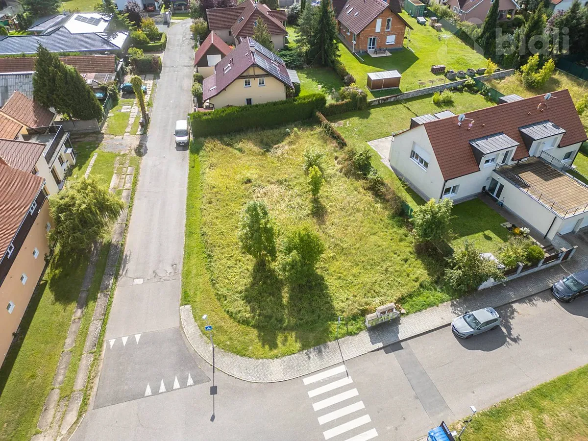 Prodej stavebního pozemku 784 m²