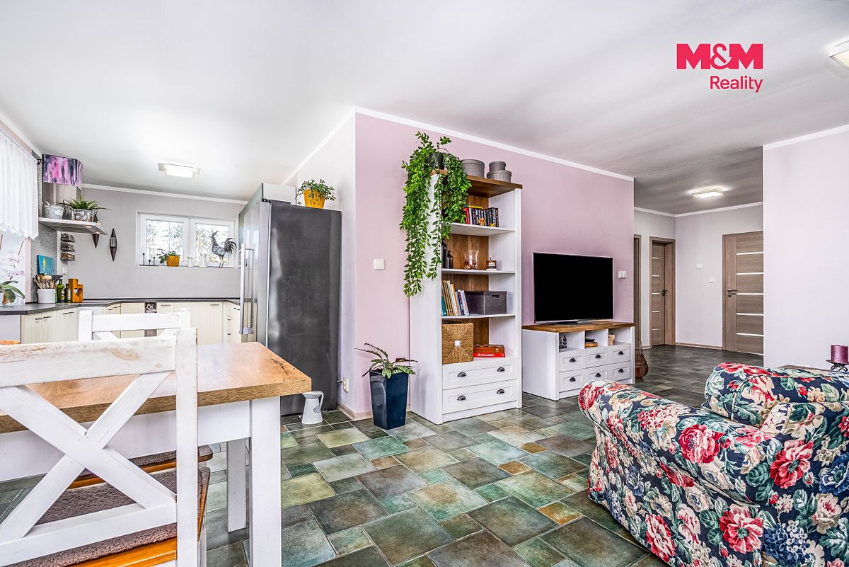 Prodej rodinného domu 104 m², pozemek 1091 m² – fotografie 3