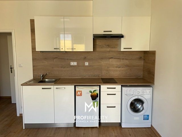 Pronájem bytu 1+kk 27 m² – fotografie 4