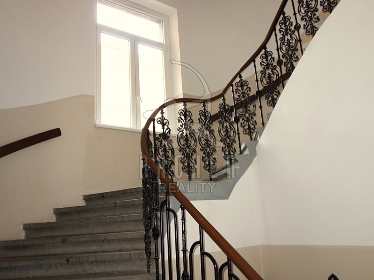 Prodej komerčního prostoru, 1 271 m² (2 z 20)