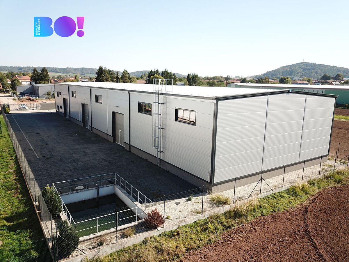 Pronájem skladového prostoru 810 m² – fotografie 3