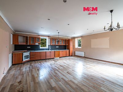 Prodej rodinného domu 280 m², pozemek 557 m²