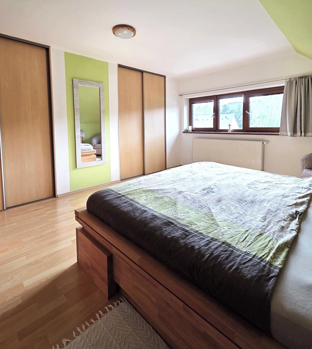 Prodej rodinného domu 204 m², pozemek 1215 m² – fotografie 5
