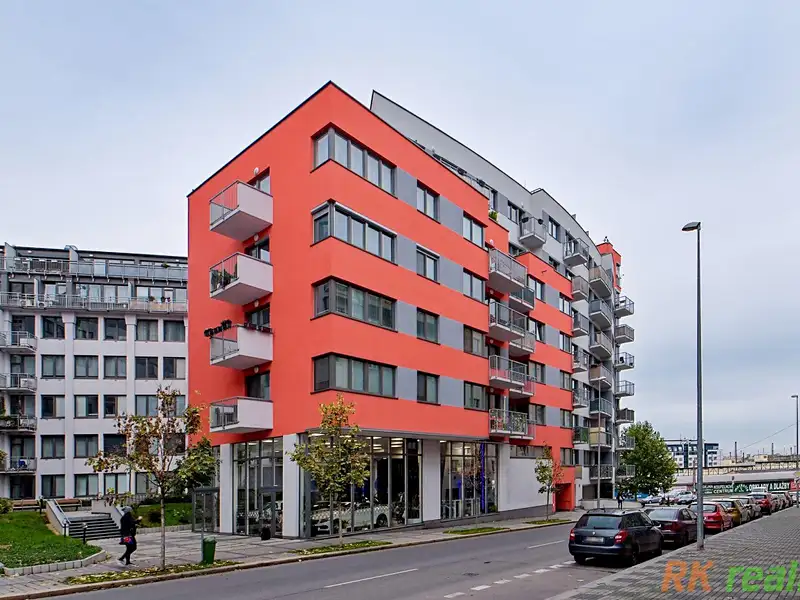 Pronájem bytu 1+kk 39 m², Praha – náhled fotky 2