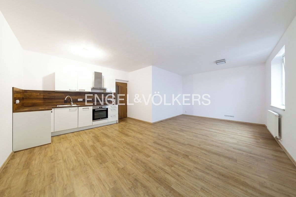 Pronájem bytu 3+kk 75 m² – fotografie 3