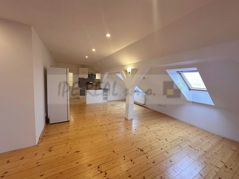 Pronájem bytu 2+kk 80 m² – fotografie 2