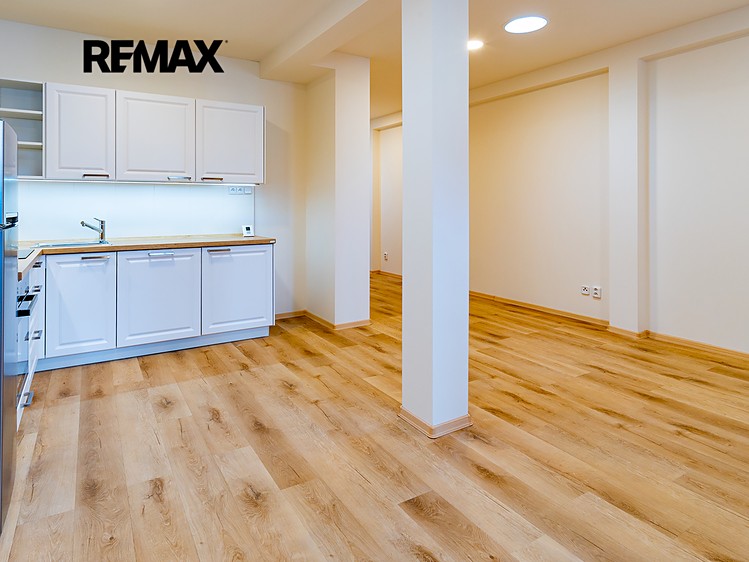 Prodej bytu 2+kk, 63 m² (10 z 55)