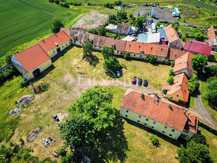Комерційне приміщення на продаж, 3 000 м² (34 з 34)