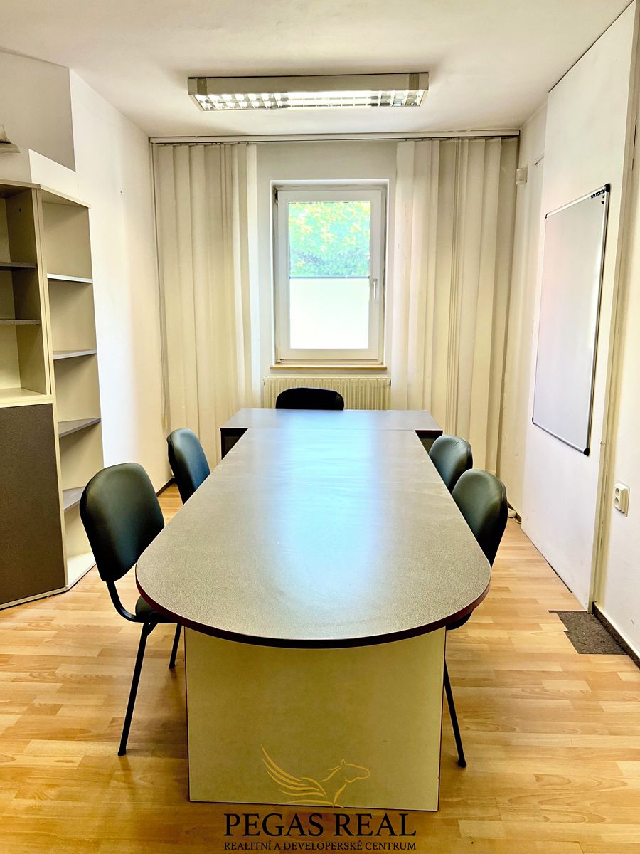Pronájem kanceláře 11 m² – fotografie 3