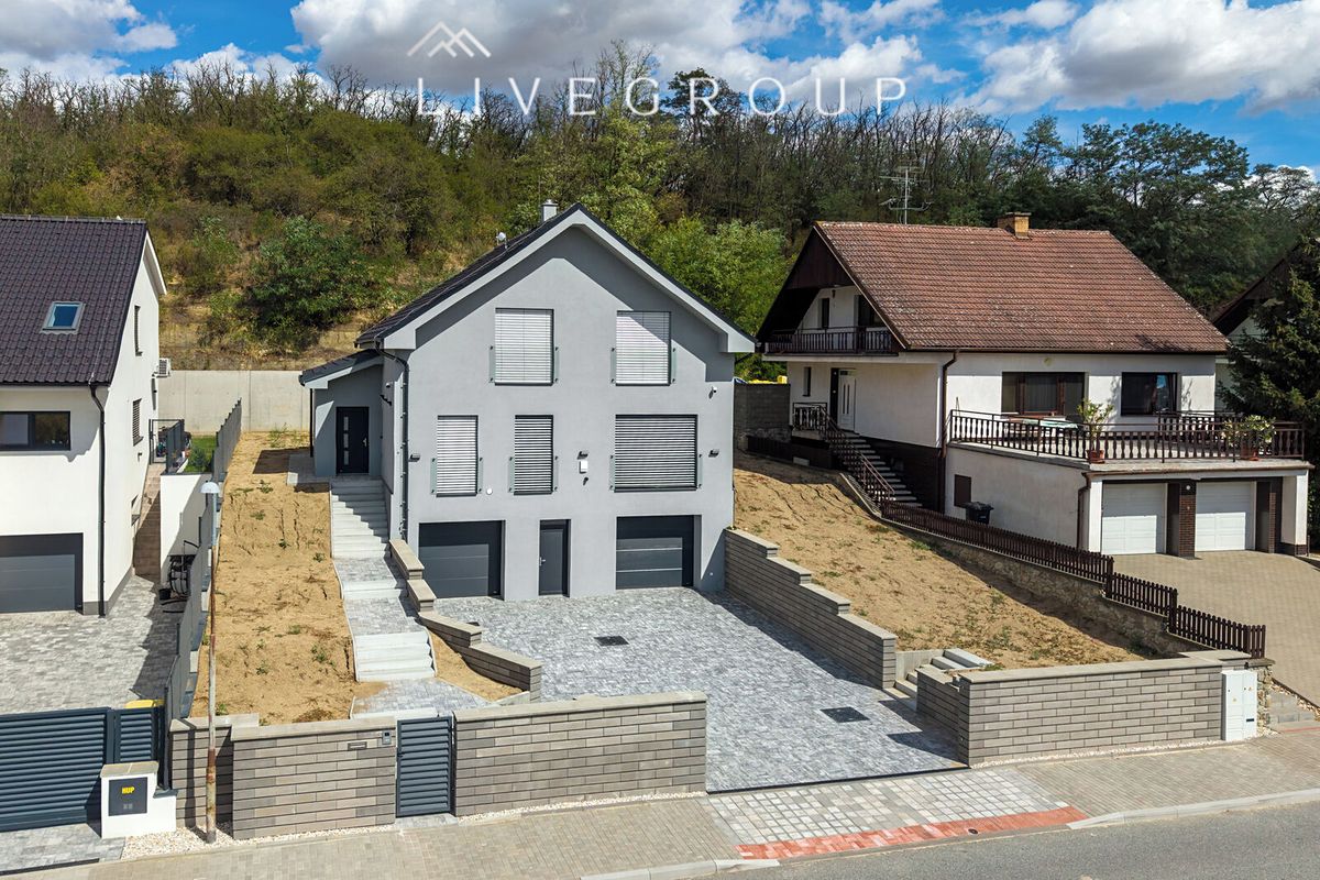 Prodej rodinného domu 183 m², pozemek 665 m², Němčičky – fotka 1 z 3