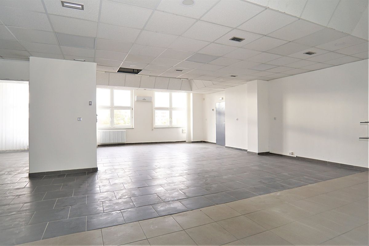 Pronájem obchodního prostoru 123 m² – fotografie 2