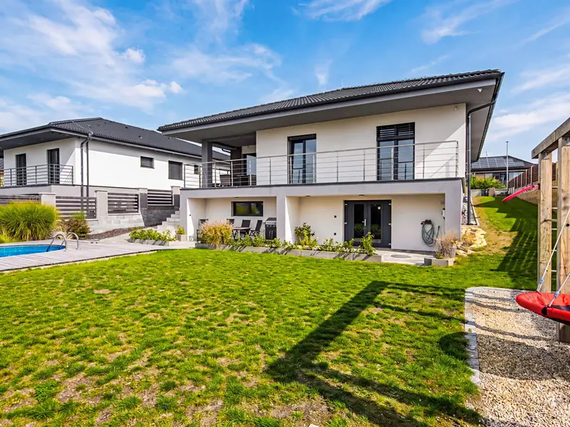Prodej rodinného domu 300 m², pozemek 801 m², Brandýsek – náhled fotky 3