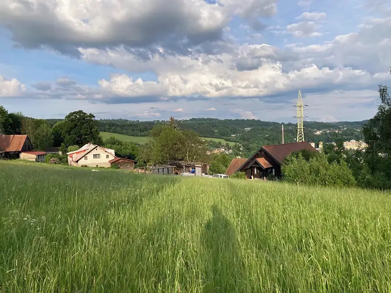 Prodej stavebního pozemku 1200 m², Semily – náhled fotky 2