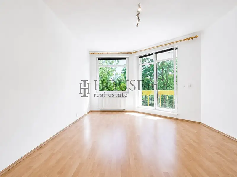 Pronájem bytu 2+1 61 m², Praha – náhled fotky 1