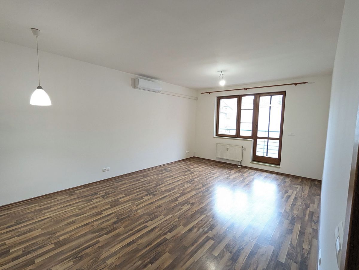 Pronájem bytu 2+kk 63 m² – fotografie 5