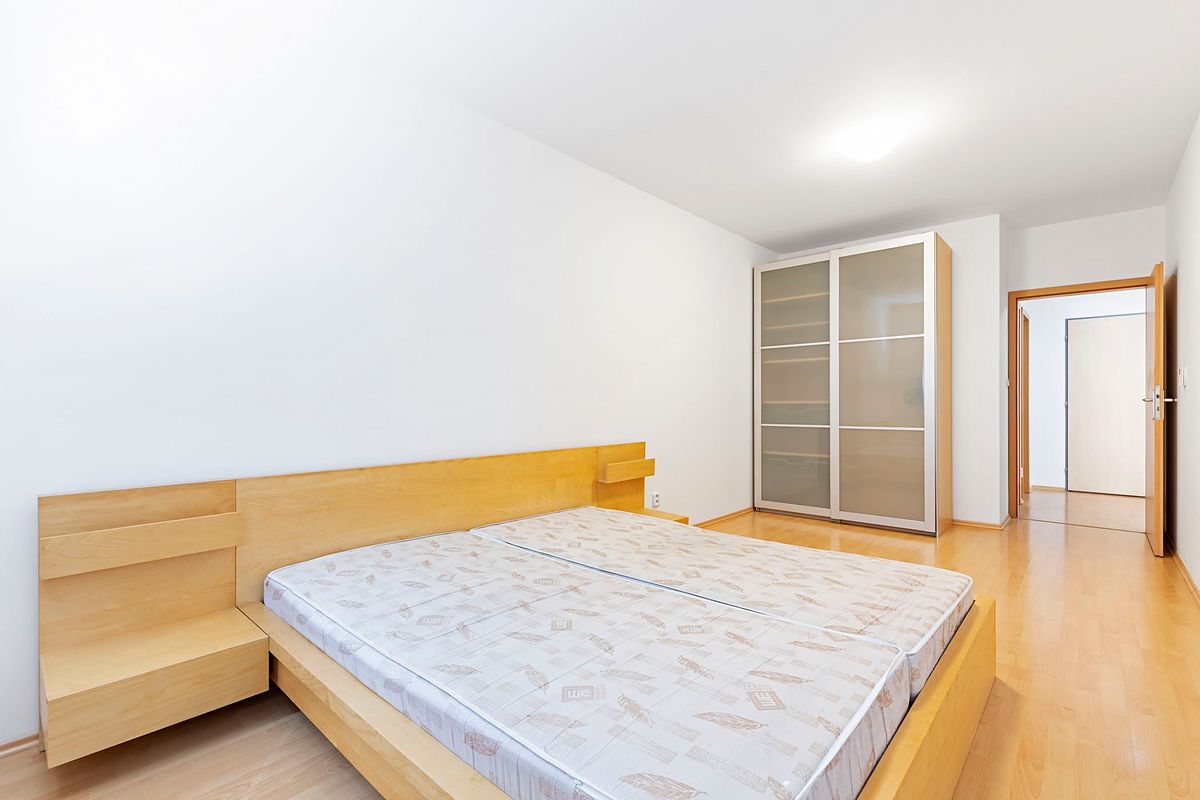 Pronájem bytu 2+kk 62 m² – fotografie 4