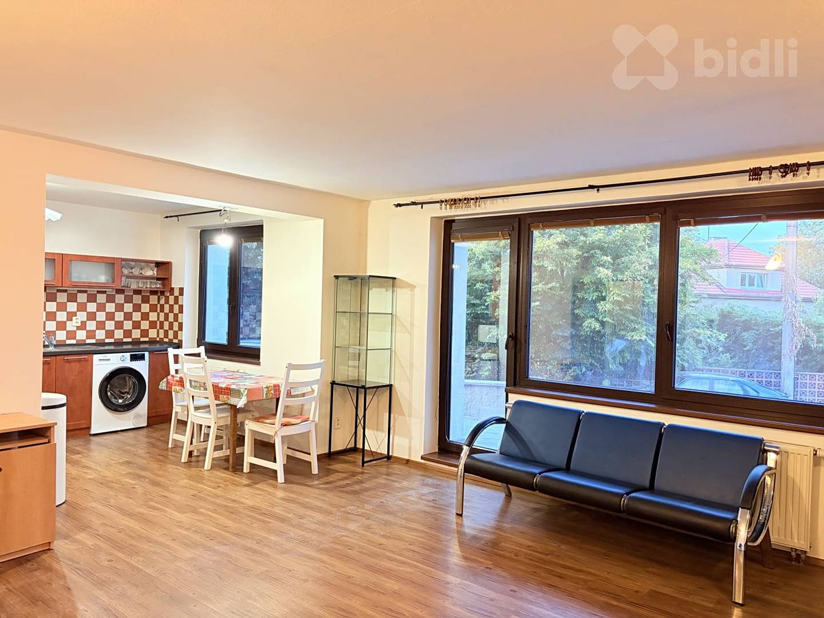 Pronájem bytu 4+1 104 m² – fotografie 3