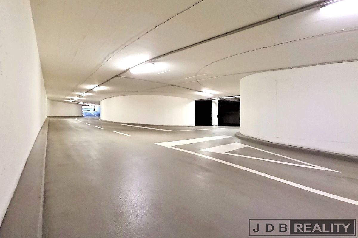 Prodej garážového stání 18 m²