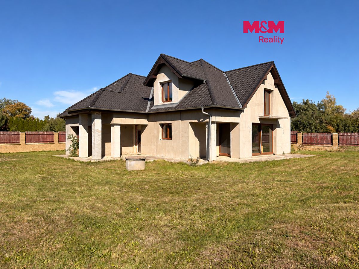 Prodej rodinného domu 253 m², pozemek 1752 m²