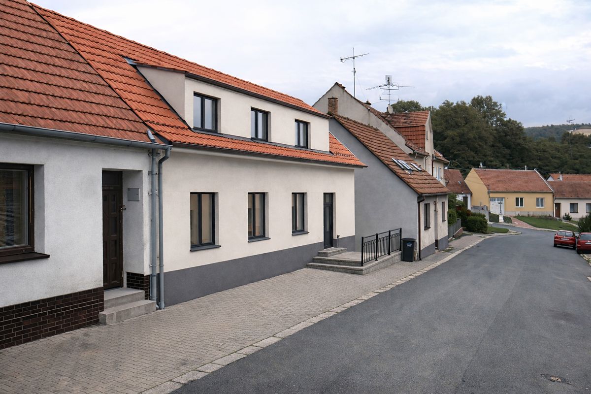 Prodej rodinného domu 380 m², pozemek 420 m² – fotografie 2