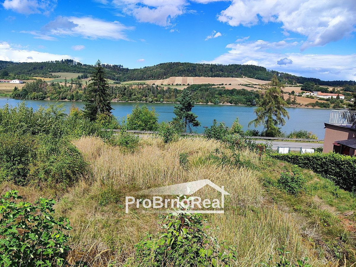 Prodej stavebního pozemku 758 m² – fotografie 2