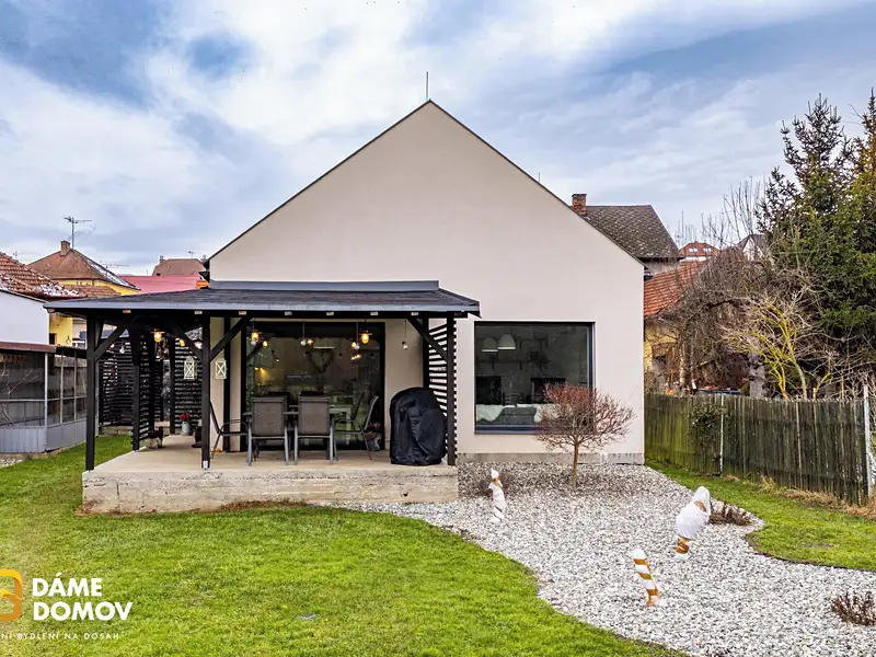 Prodej rodinného domu 225 m², pozemek 2037 m², Březolupy – náhled fotky 2