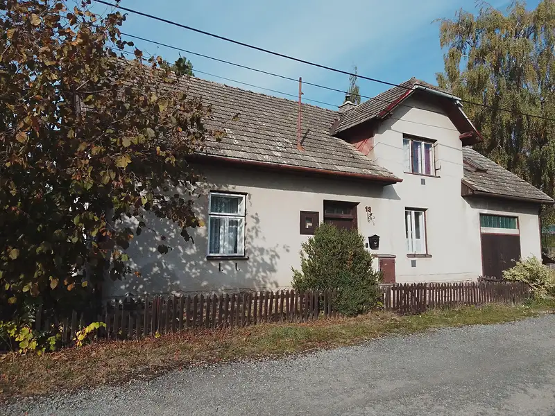 Prodej rodinného domu 225 m², pozemek 236 m², Rozsochy – náhled fotky 1