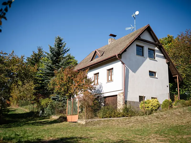 Prodej rodinného domu 195 m², pozemek 1449 m², Římov – náhled fotky 1