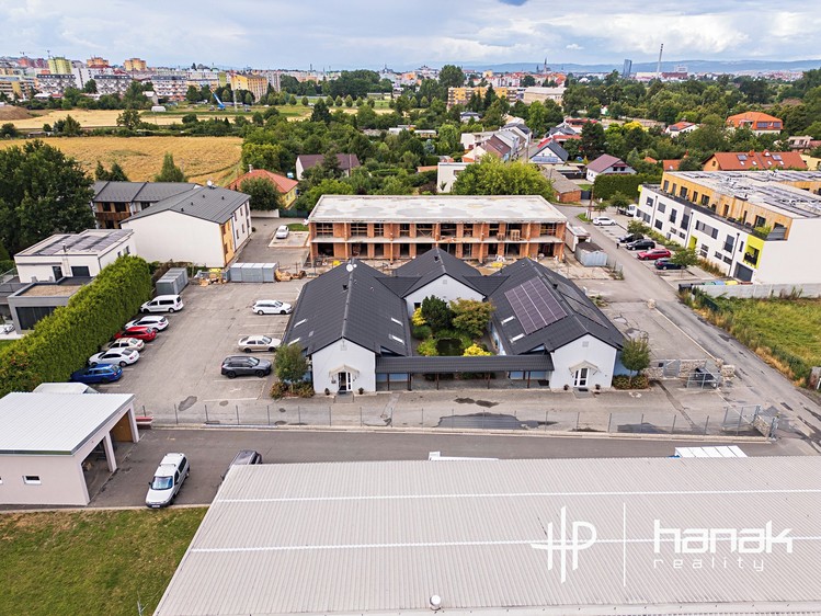 Комерційне приміщення в оренду, 533 м² (1 з 17)