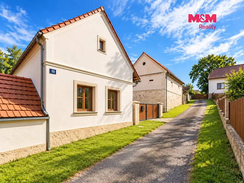 Prodej rodinného domu 90 m², pozemek 827 m², Kočín – náhled fotky 2