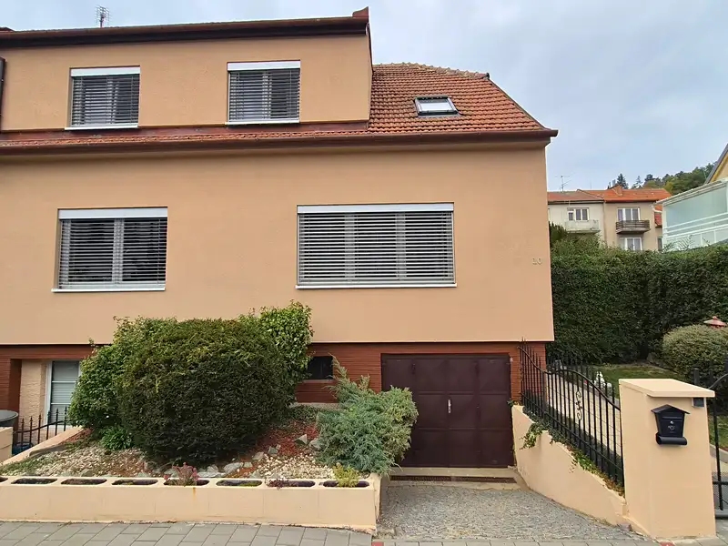 Prodej rodinného domu 200 m², pozemek 380 m², Brno – náhled fotky 1