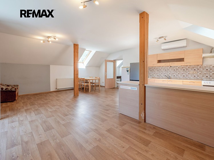 Будинок на продаж, 230 м² (3 з 44)