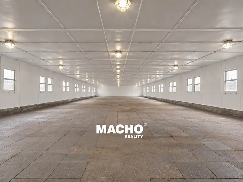 Pronájem skladového prostoru 472 m², Chrášťany – náhled fotky 1